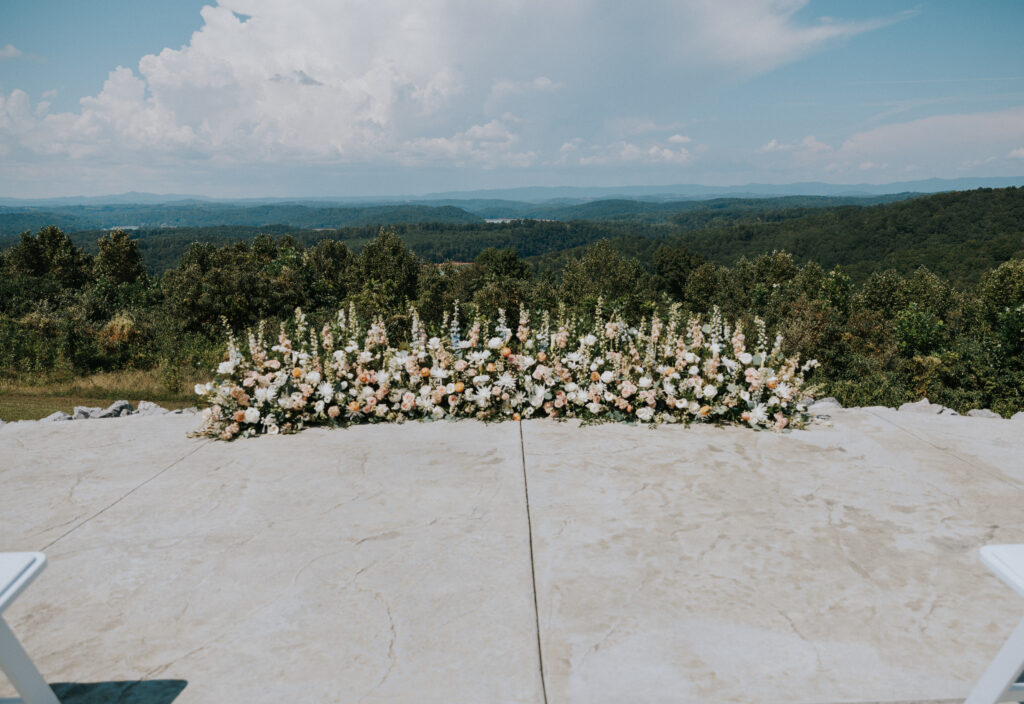 Ceremony site at the loyston wedding venue 