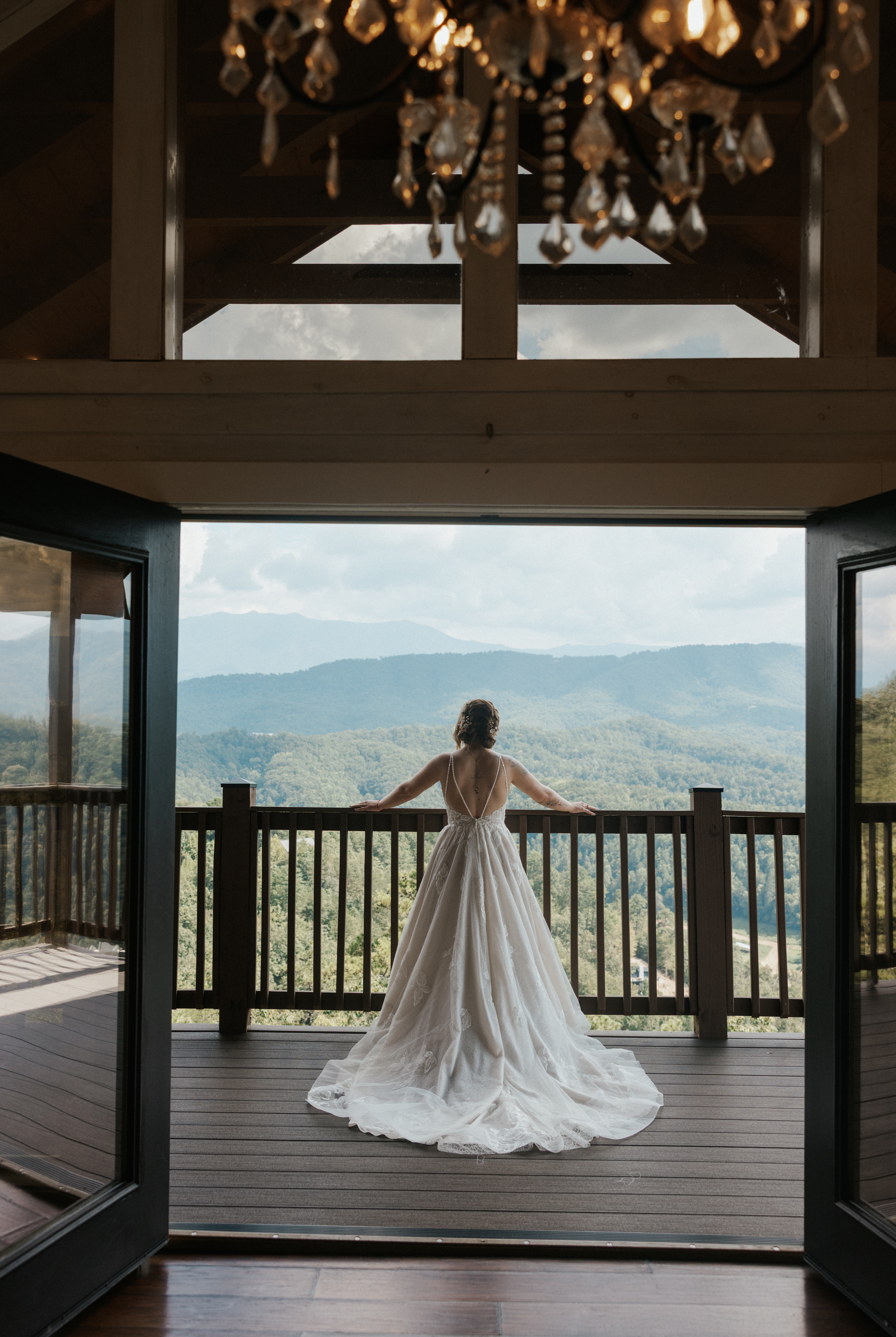 Bride portraits by Knoxville wedding photographer Rachel Ily 